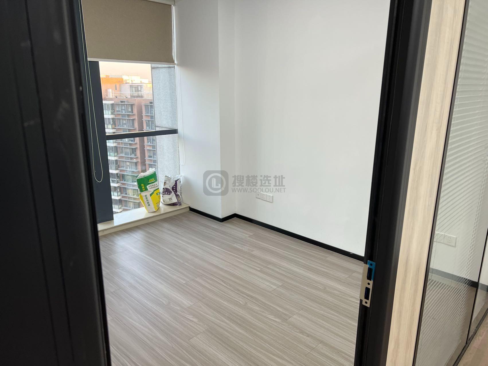 凤凰文化广场面积126平