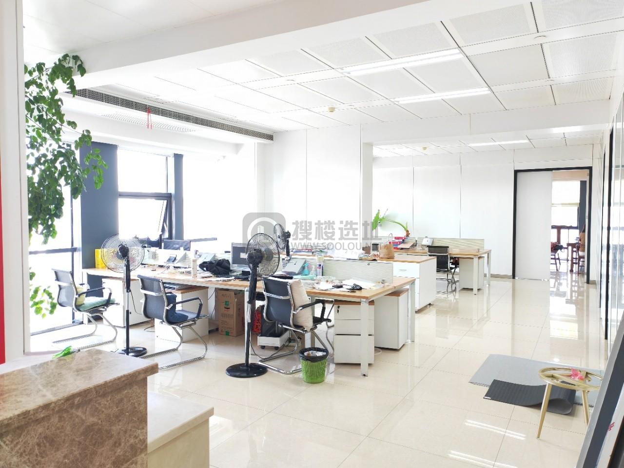 凤凰文化广场面积355平