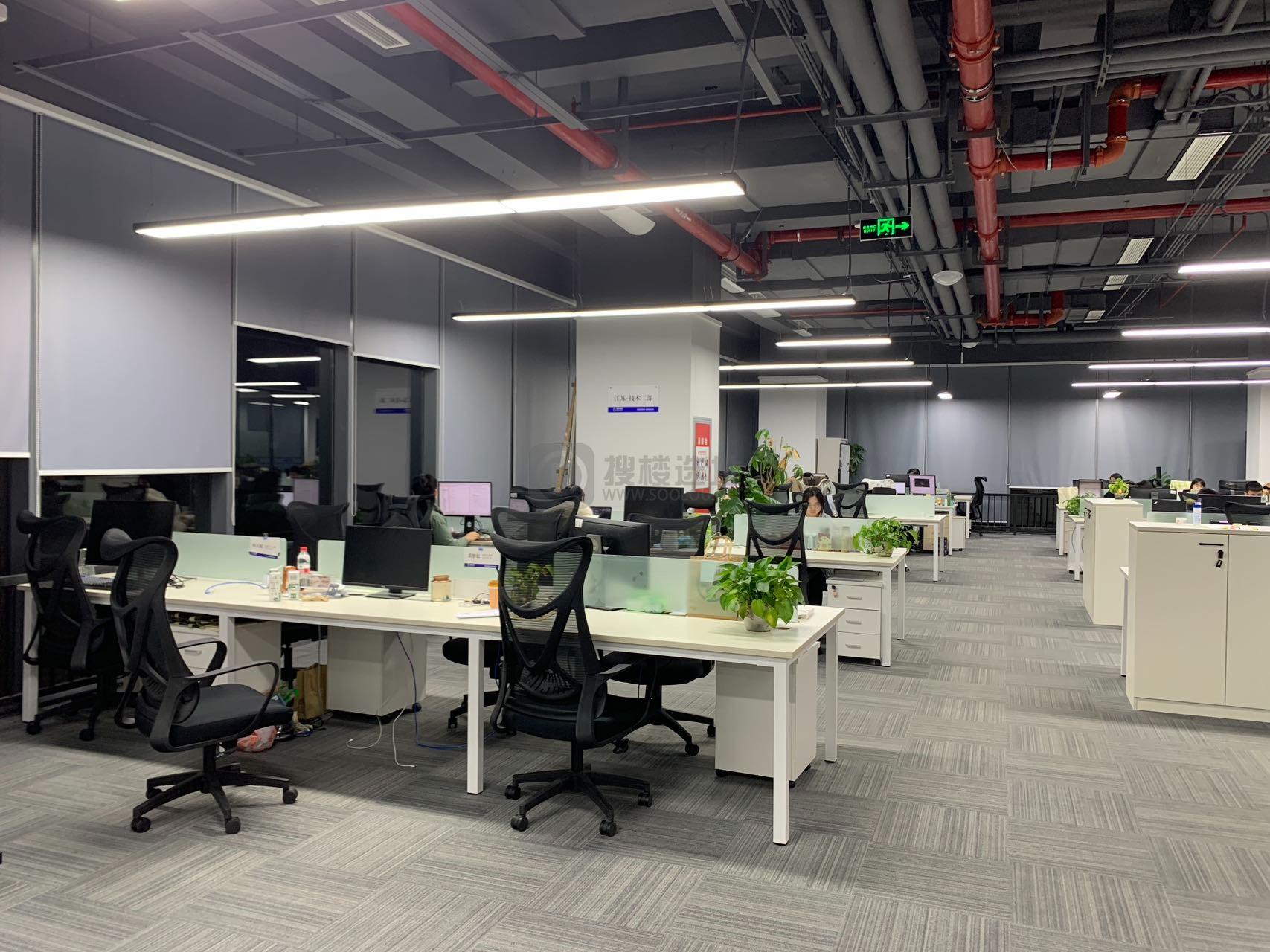 金地威新面积643平