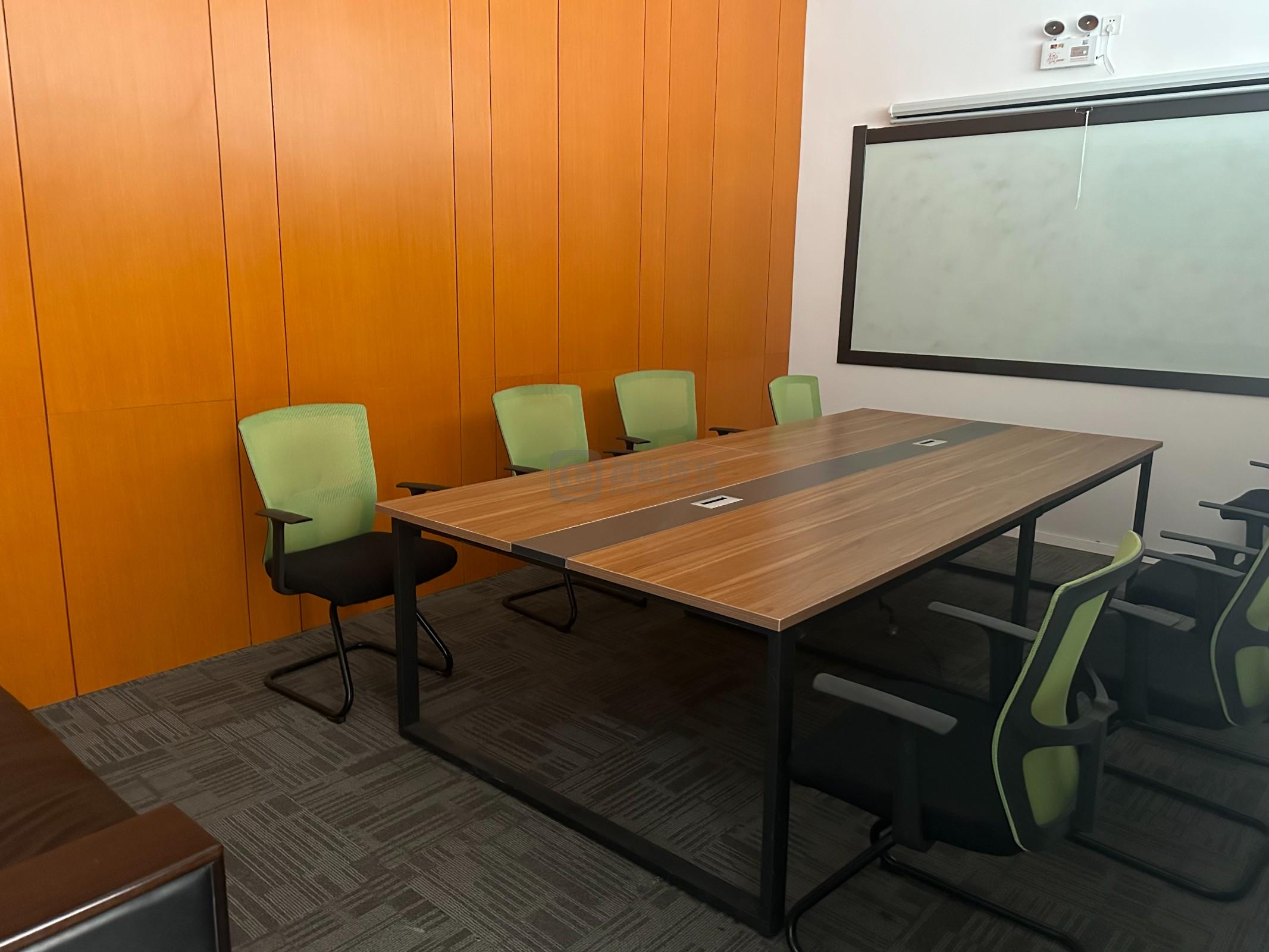 万得大厦面积235平