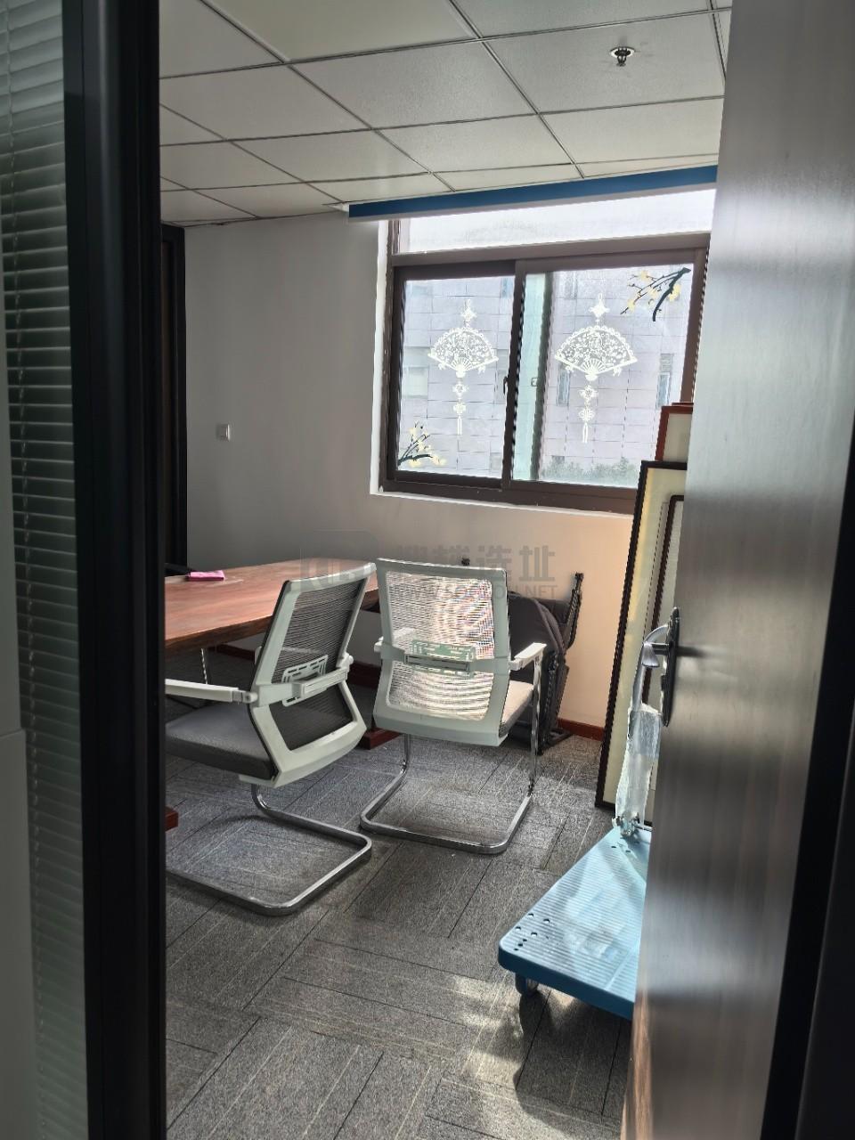 华通科技园面积242平