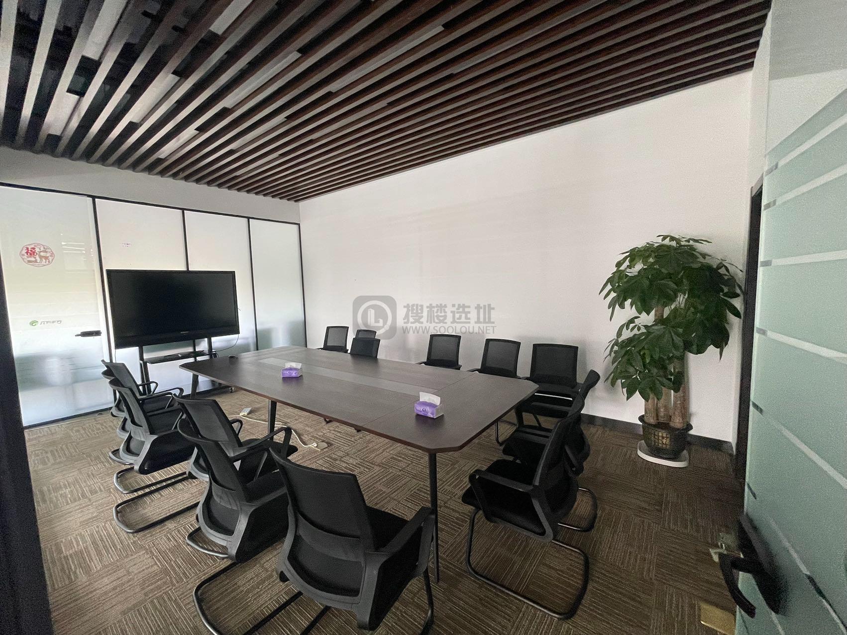 金地威新面积296平