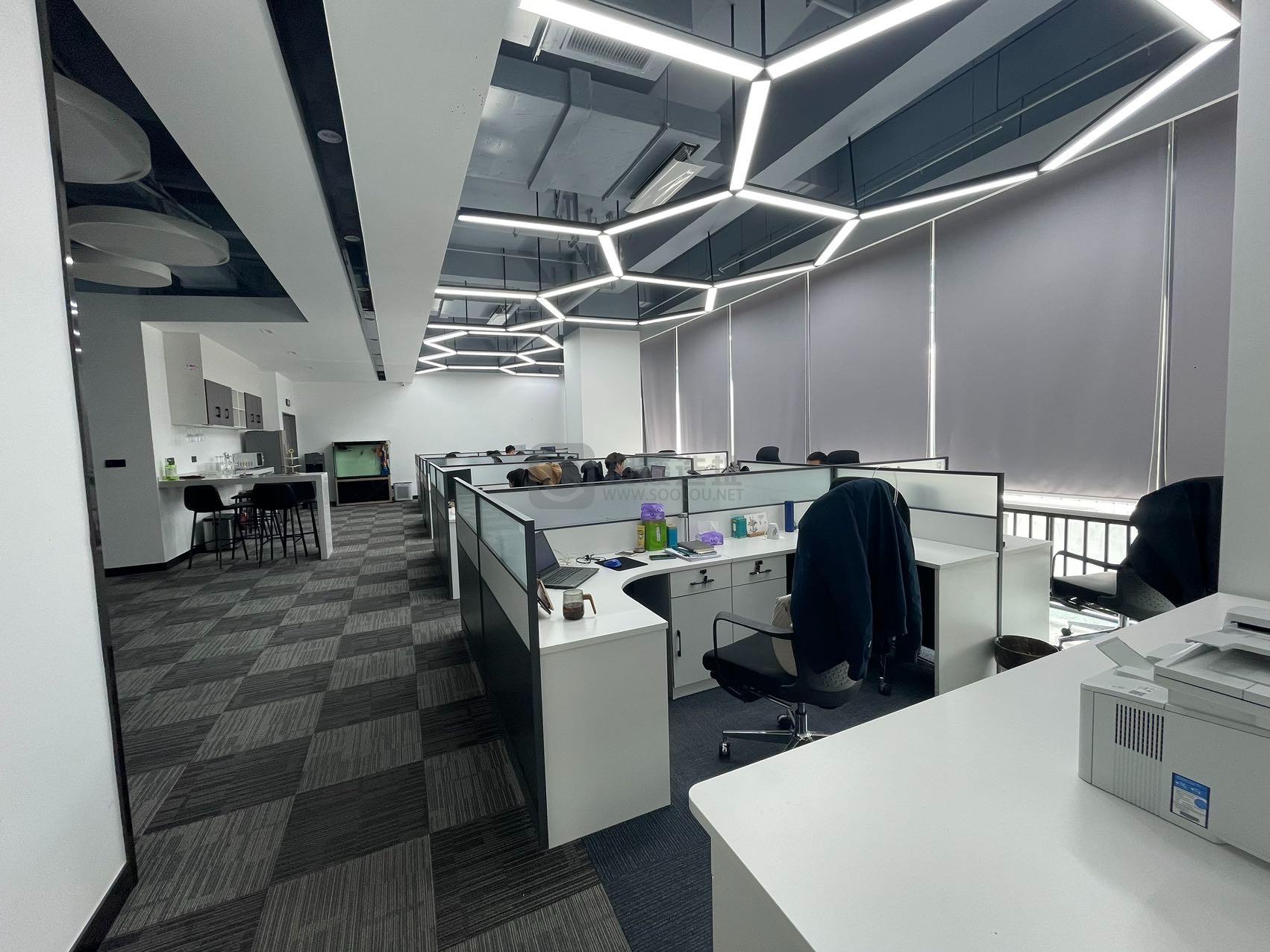 金地威新面积296平