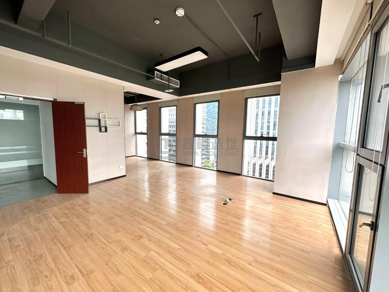 北纬国际中心面积495平