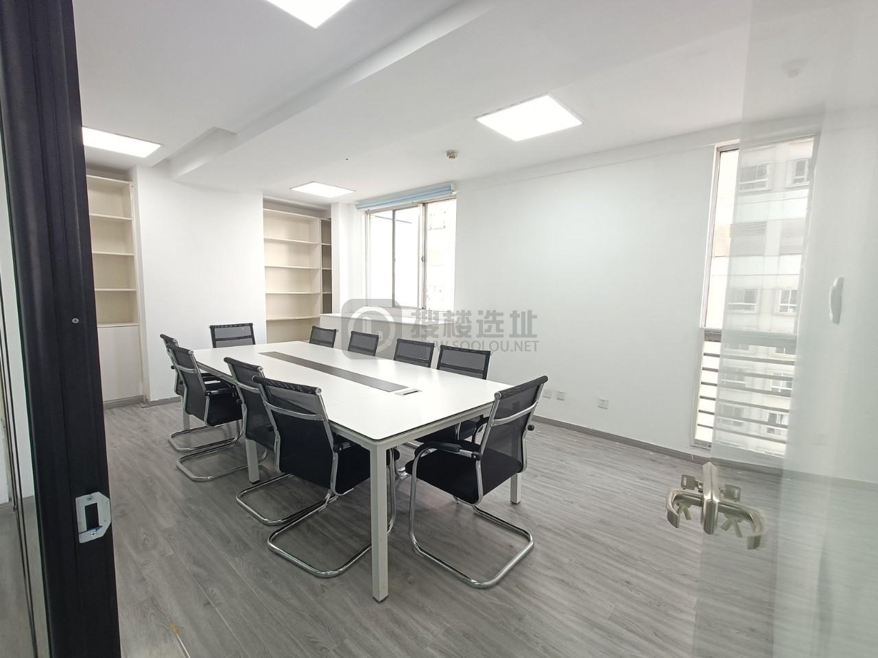 新世界中心面积254平