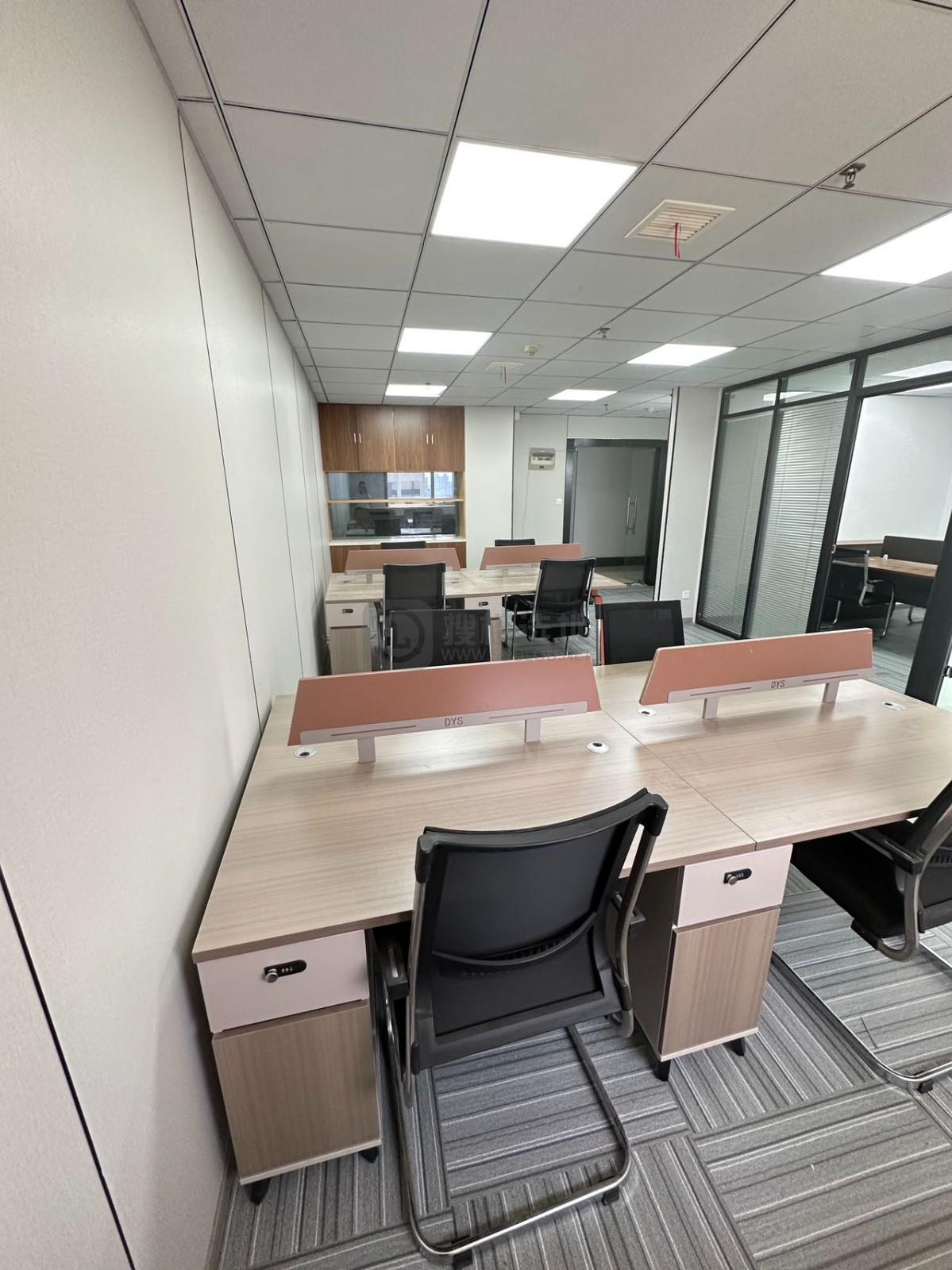 新世界中心面积90平