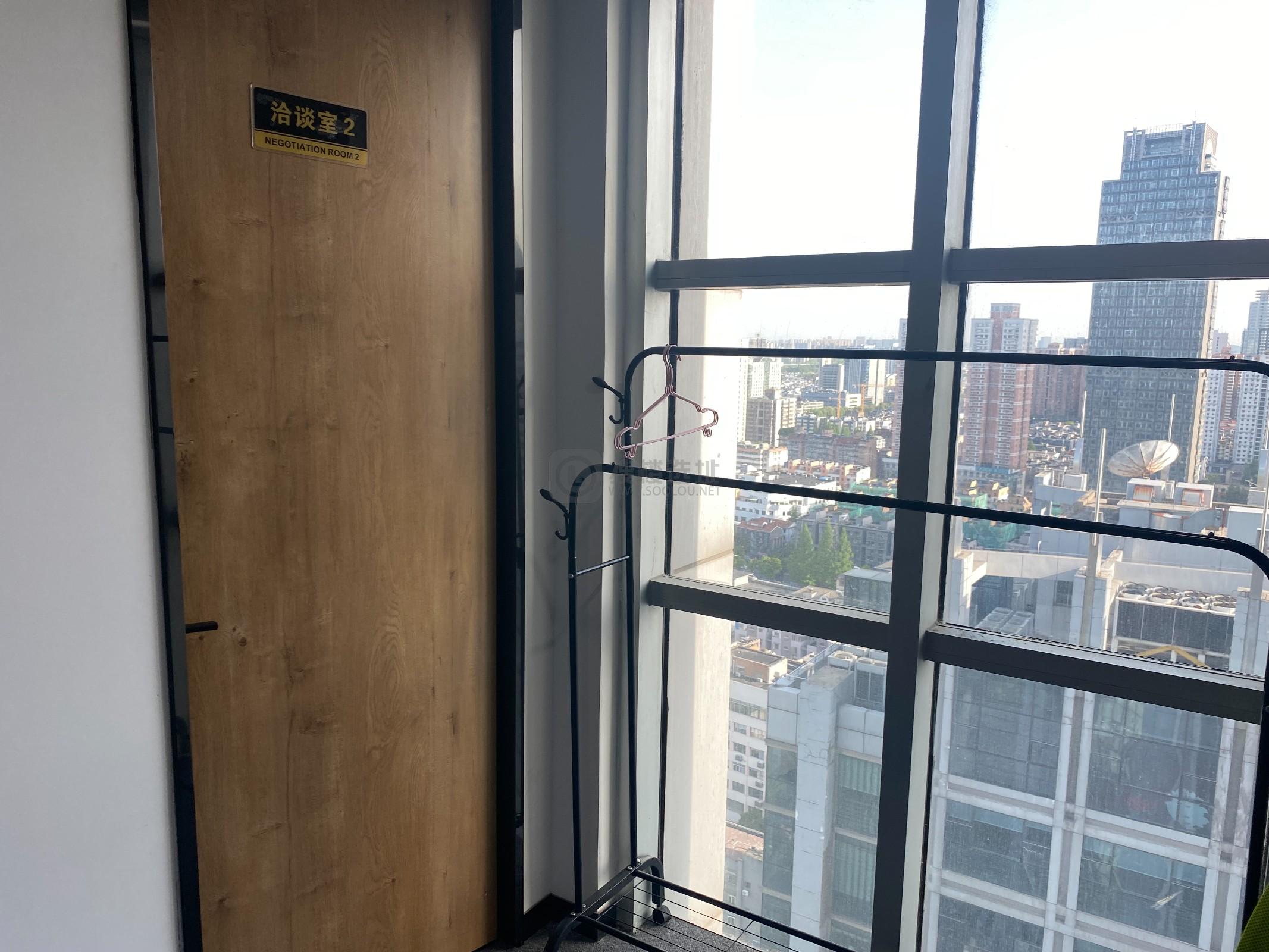 隆盛大厦面积210平