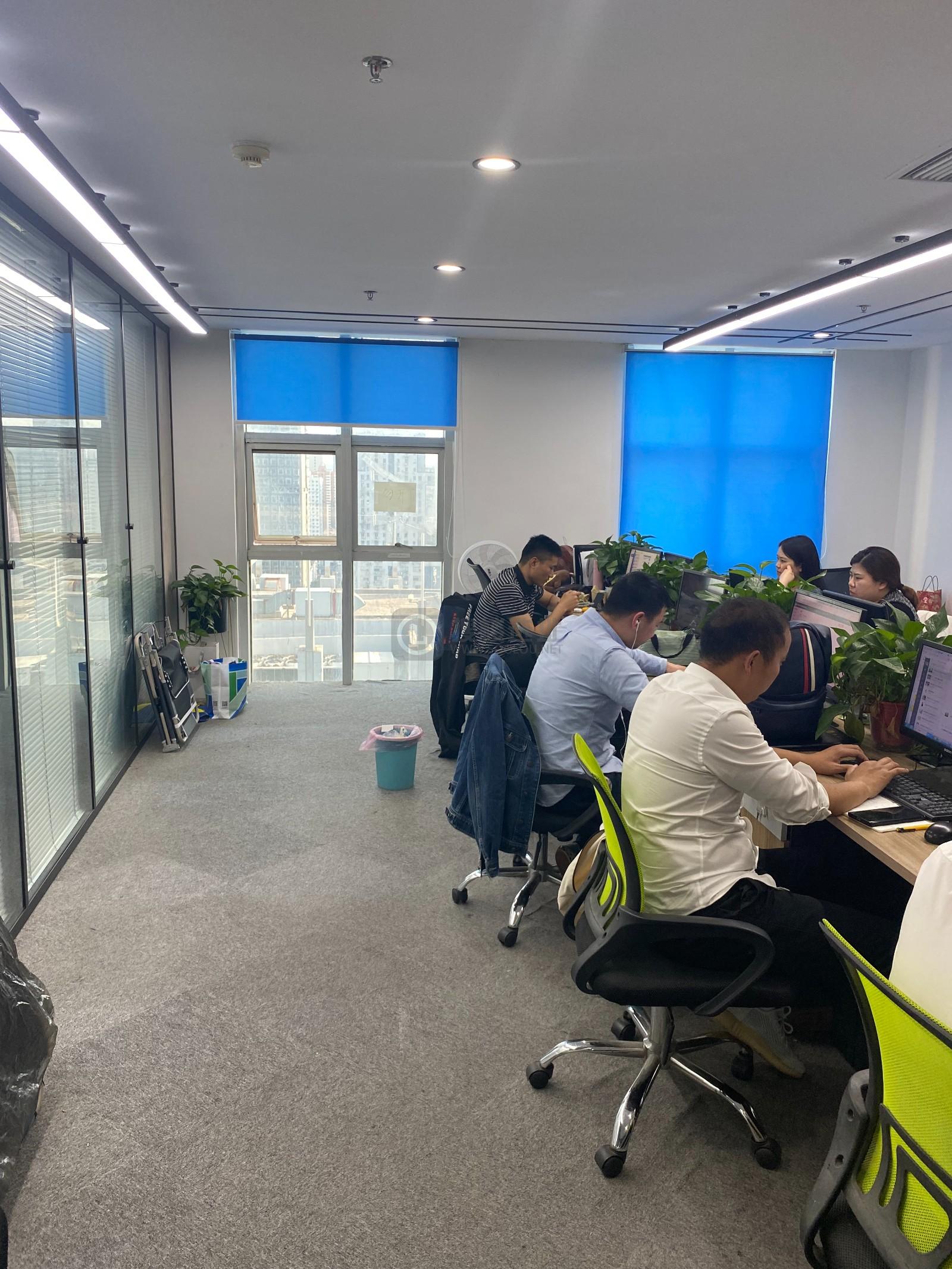 隆盛大厦面积210平