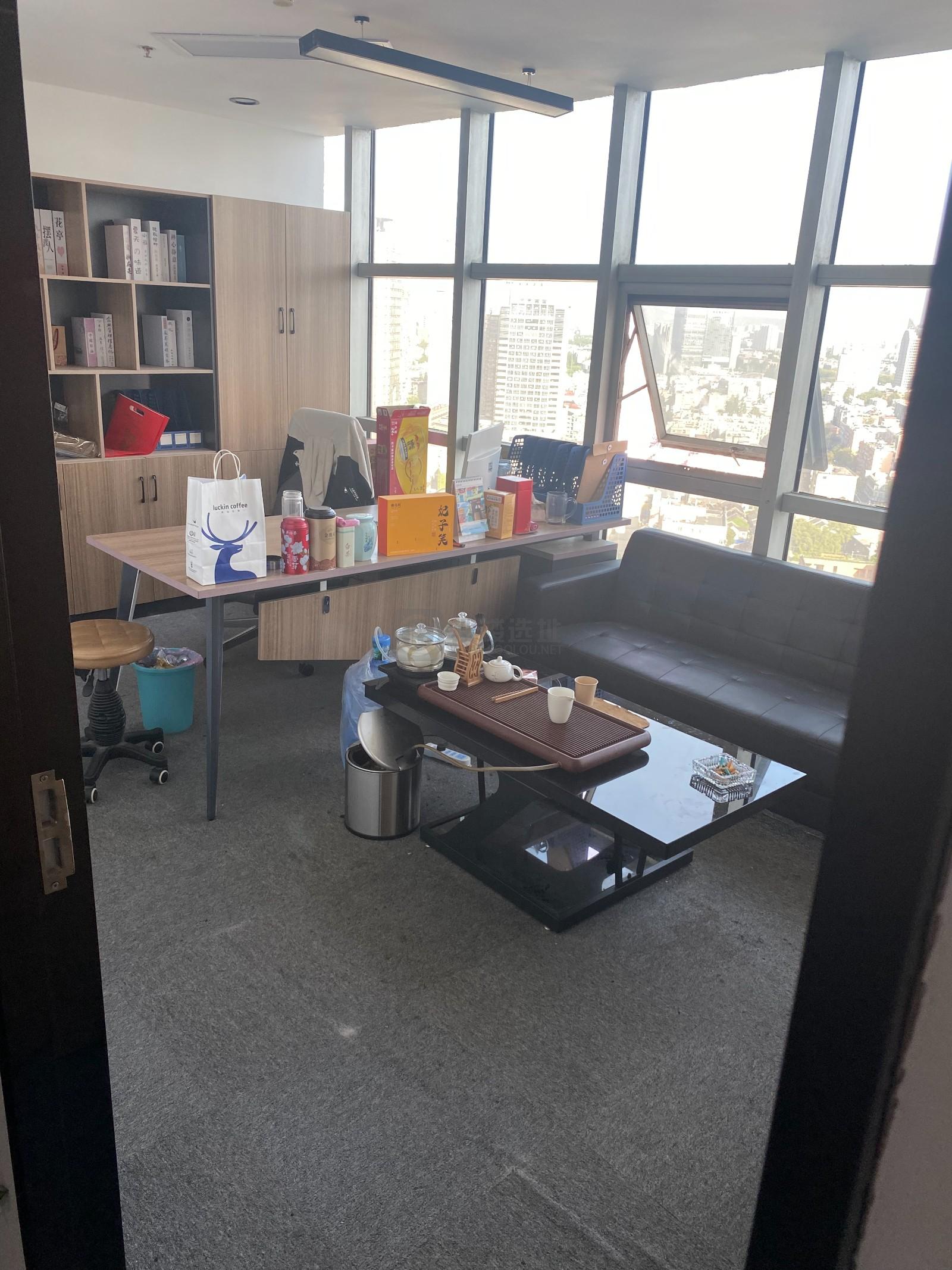 隆盛大厦面积210平