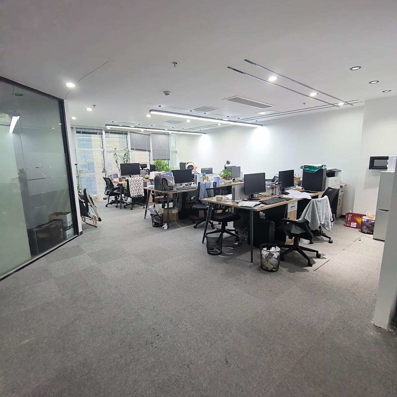 隆盛大厦面积210平