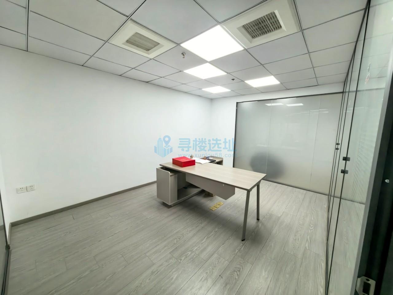  德基大厦面积220平