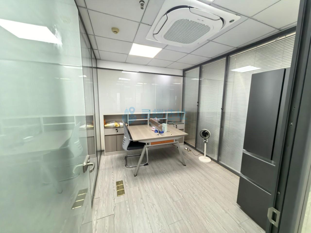  德基大厦面积220平