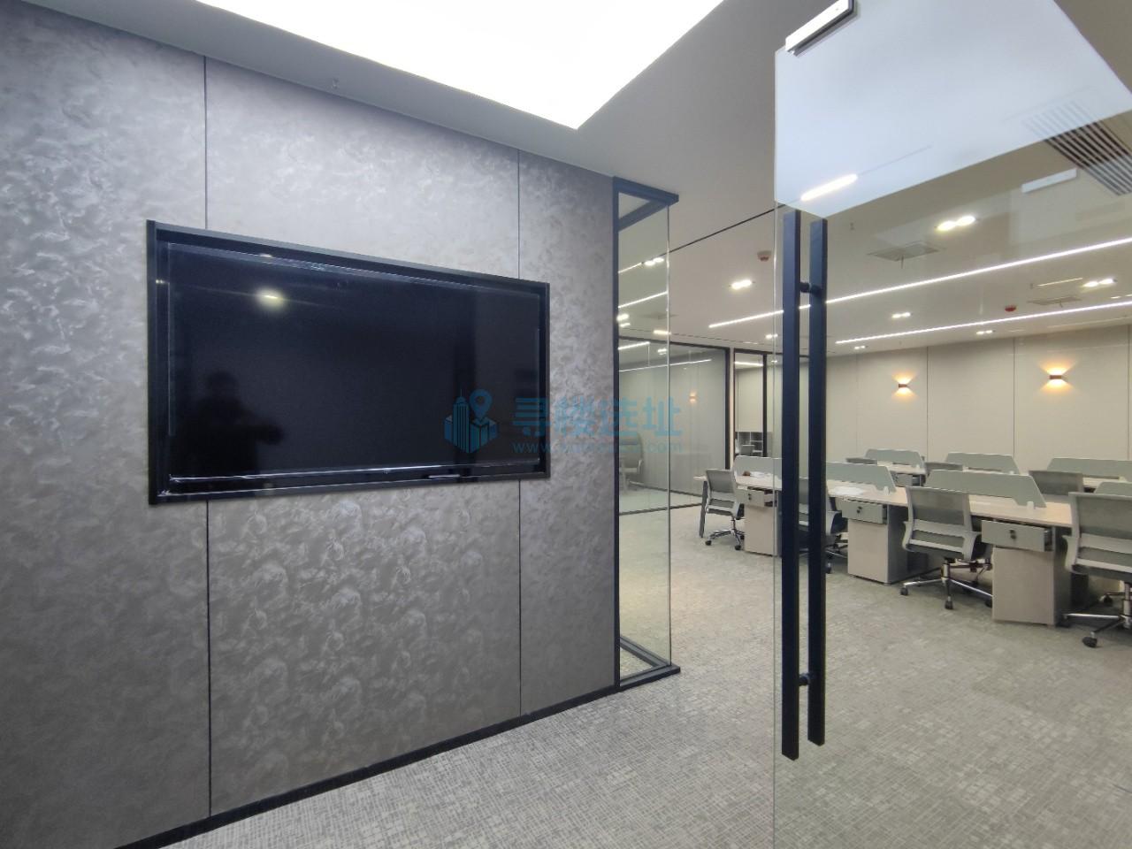 楚翘城220平米办公室出租