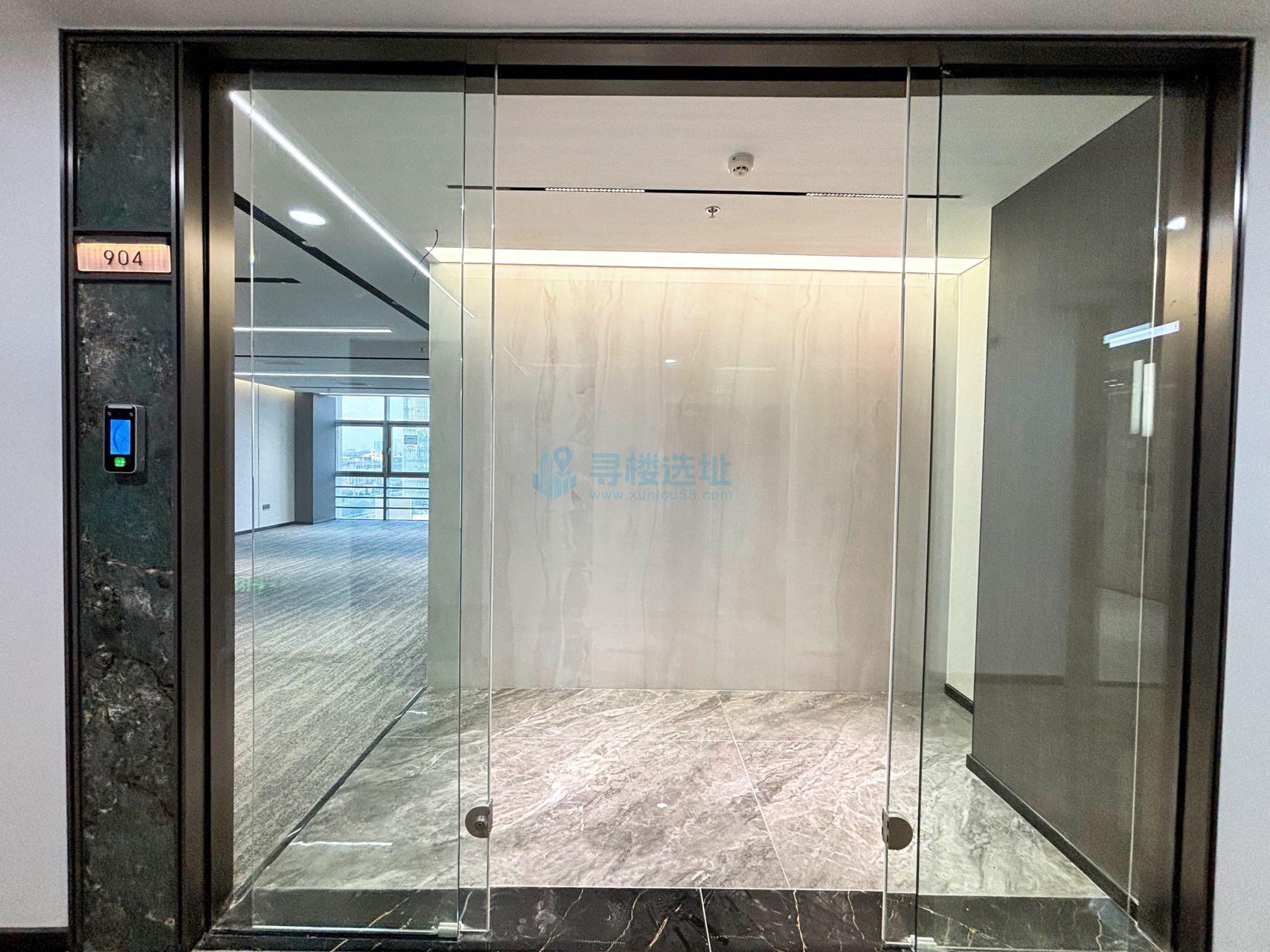 楚翘城162平米办公室出租