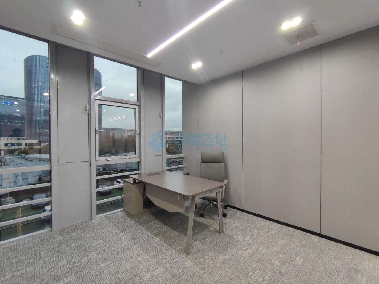 楚翘城面积220平