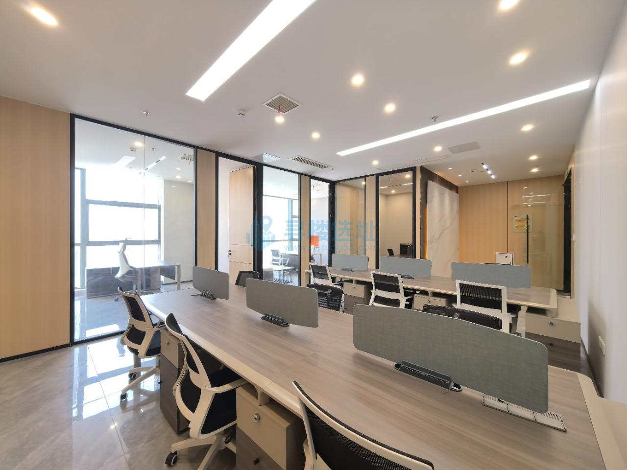 边城大厦面积152平