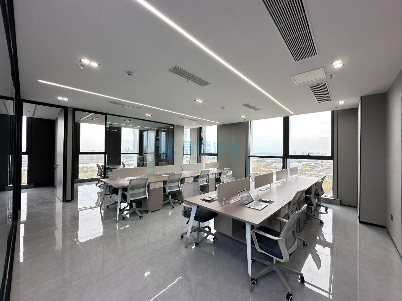 鹏为大厦面积180平