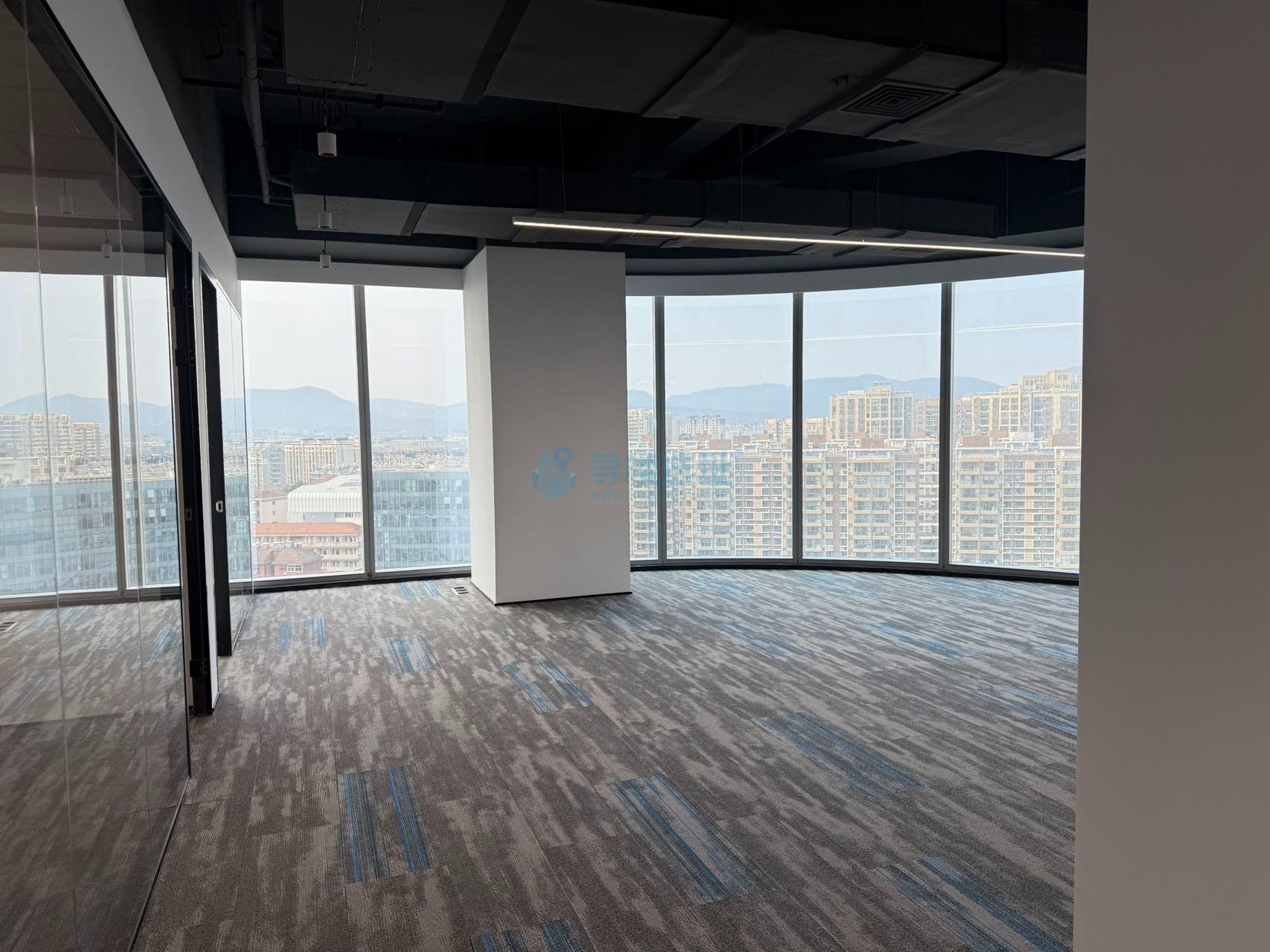 德盈国际中心299平米办公室出租