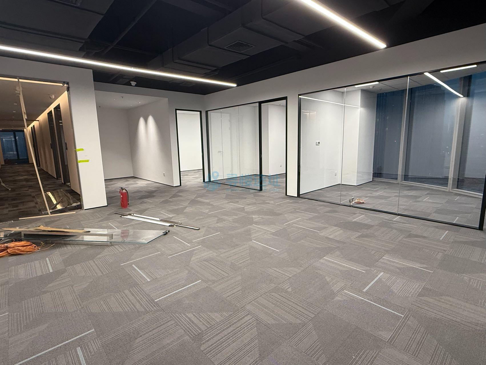 德盈国际中心179平米办公室出租