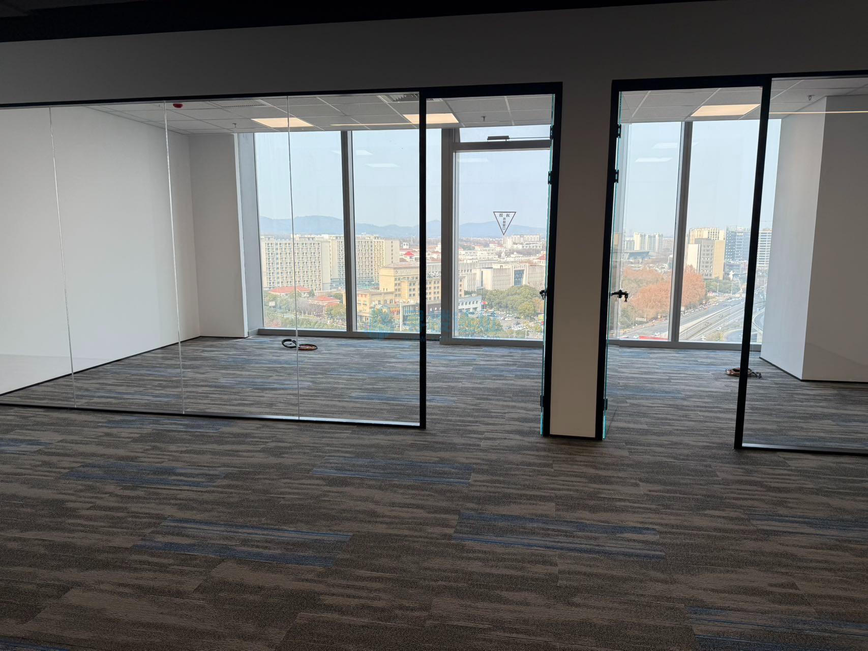 德盈国际中心面积299平