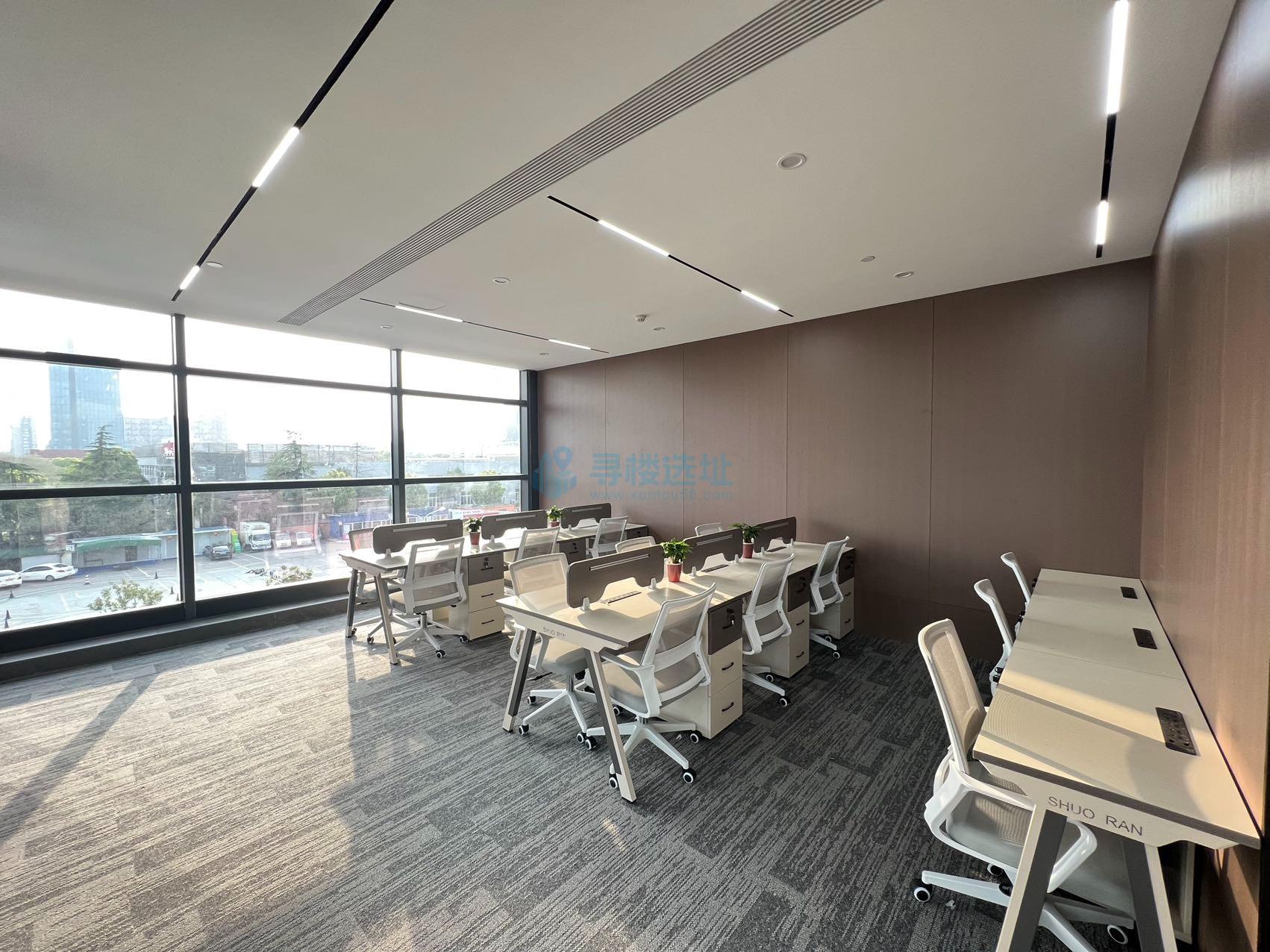 天晟中心面积178平