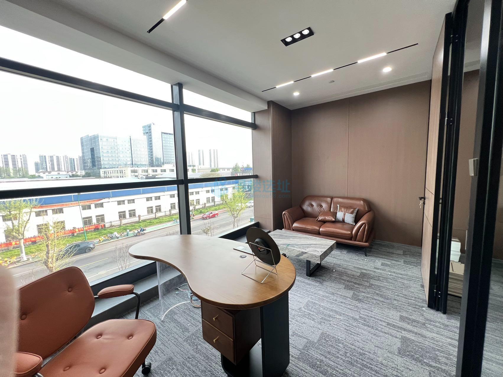 天晟中心面积65平