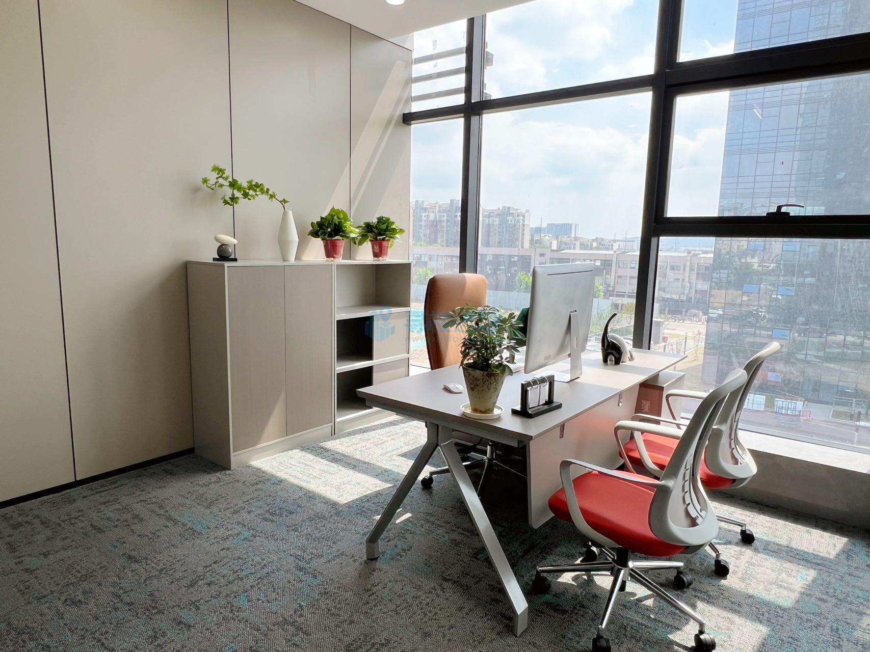 天晟中心面积165平