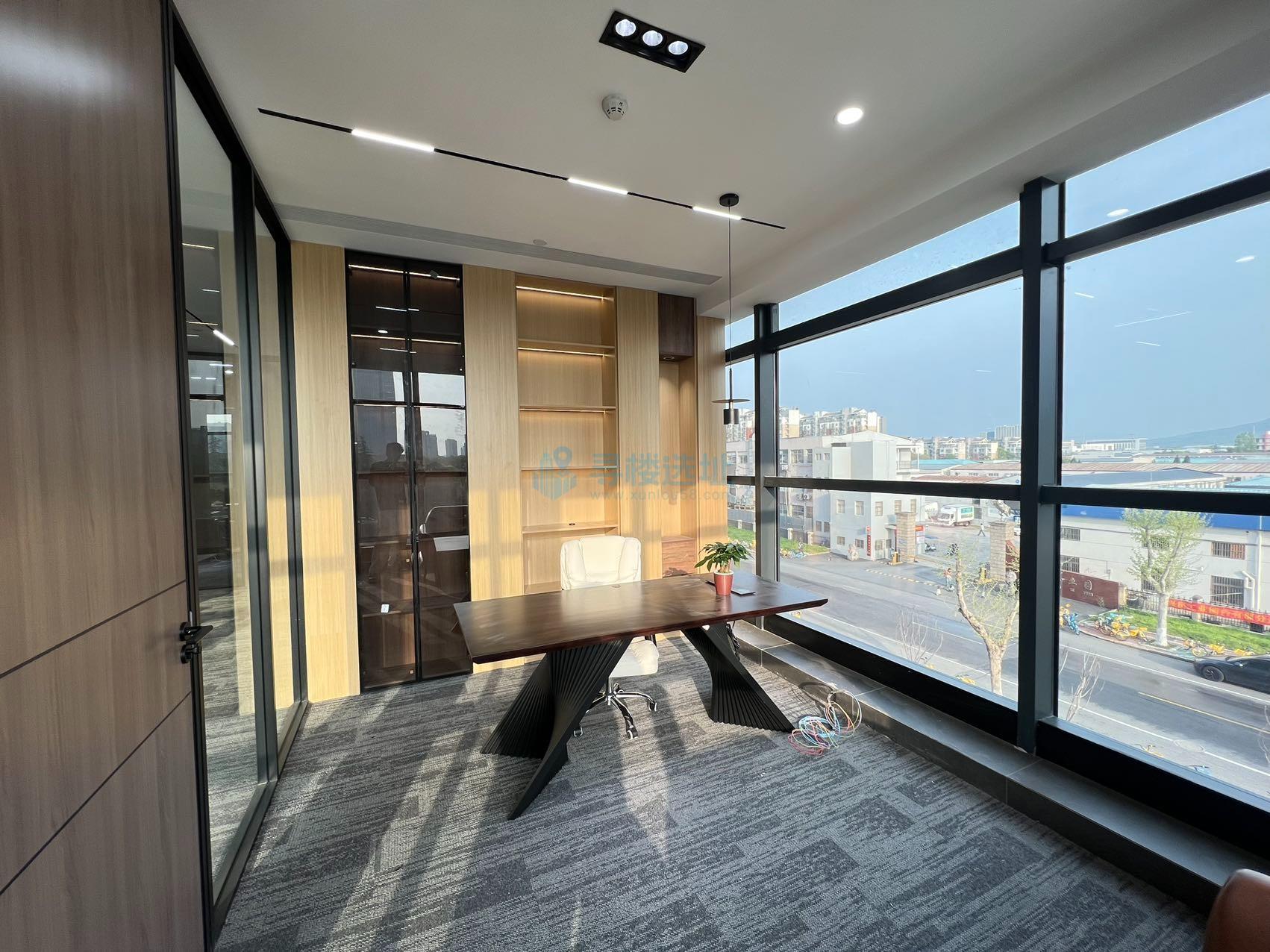 天晟中心面积178平