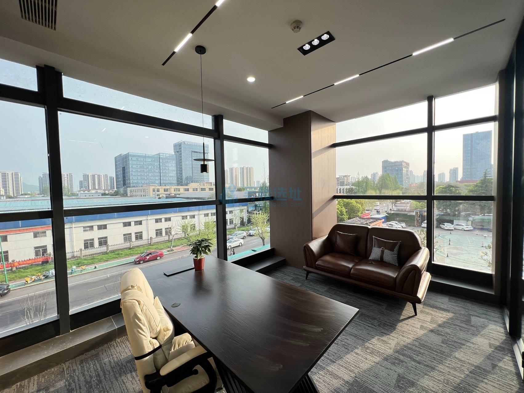 天晟中心面积178平