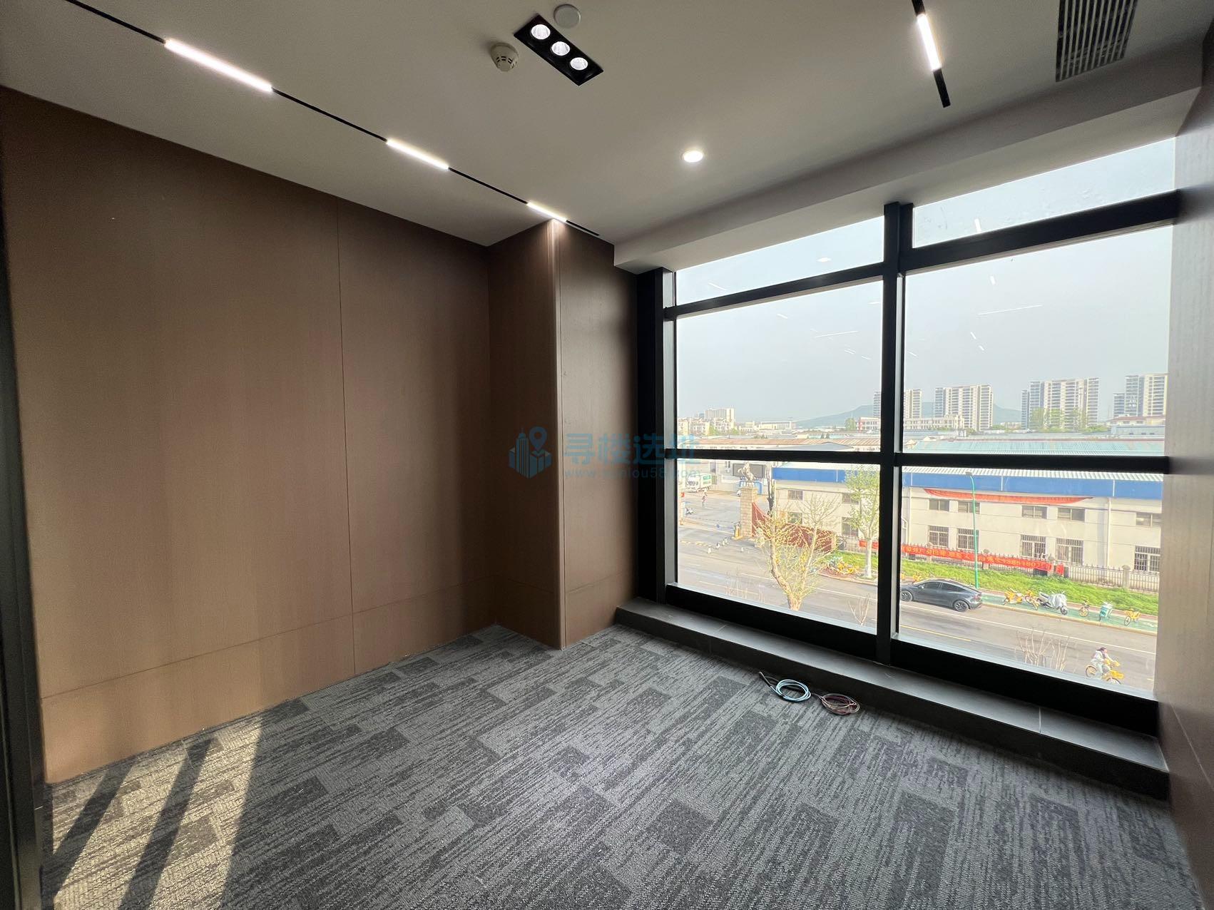 天晟中心面积178平