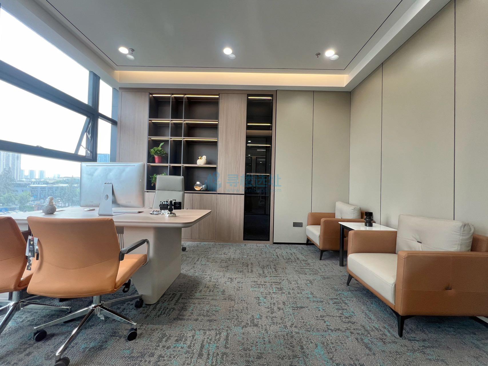 天晟中心面积165平