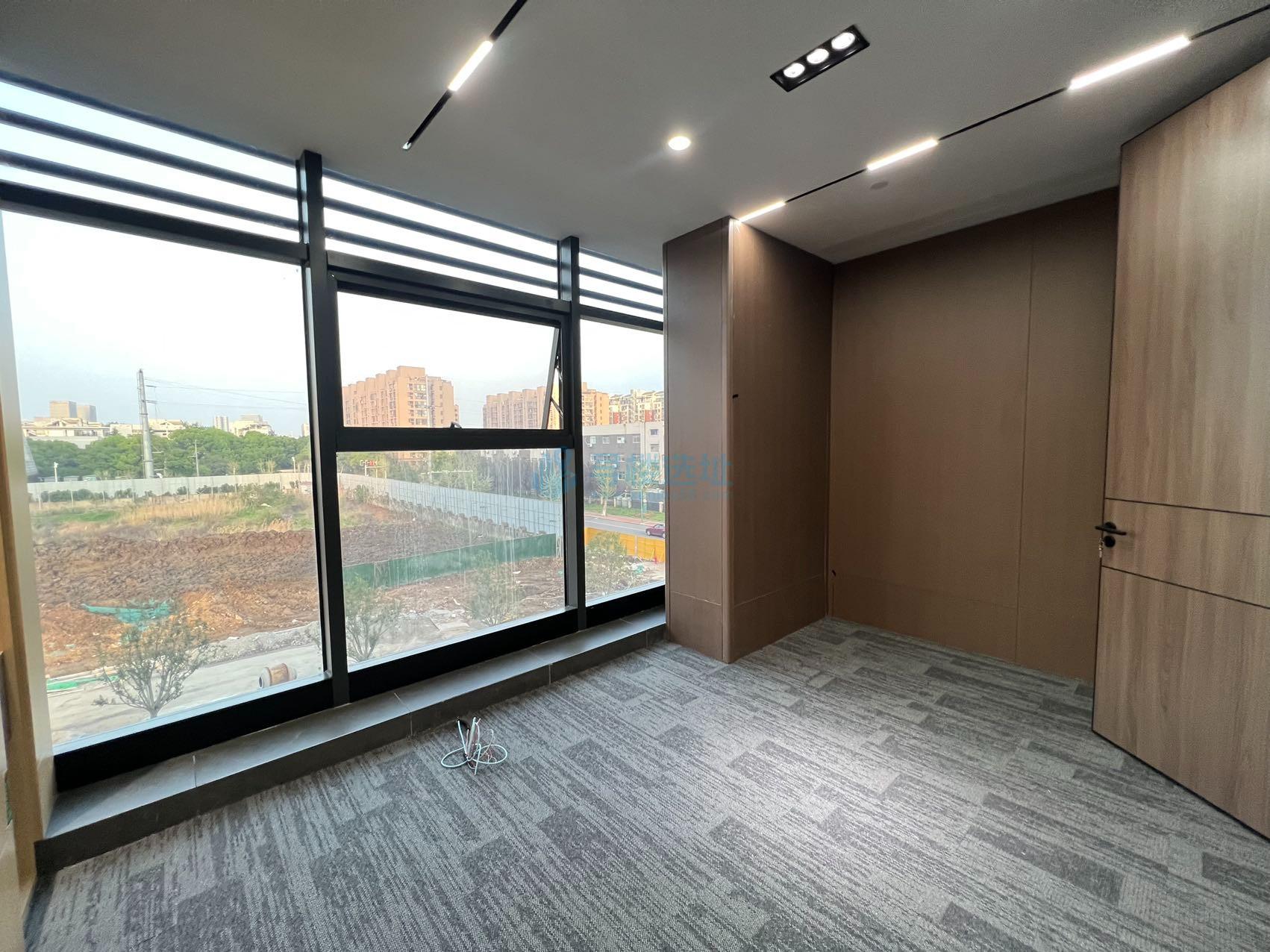 天晟中心面积112平